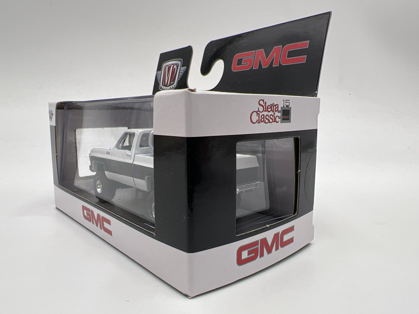 M2 Machines 1976 GMC Sierra Grande 15 4x4 White R93