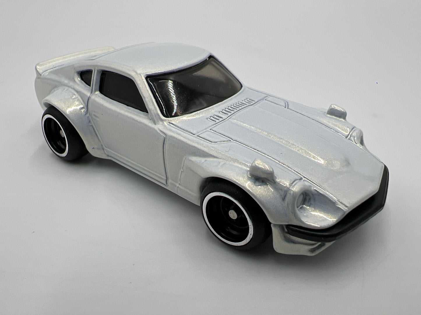 Hot Wheels 1/64 Premium Diorama Set Custom Datsun 240Z White Loose