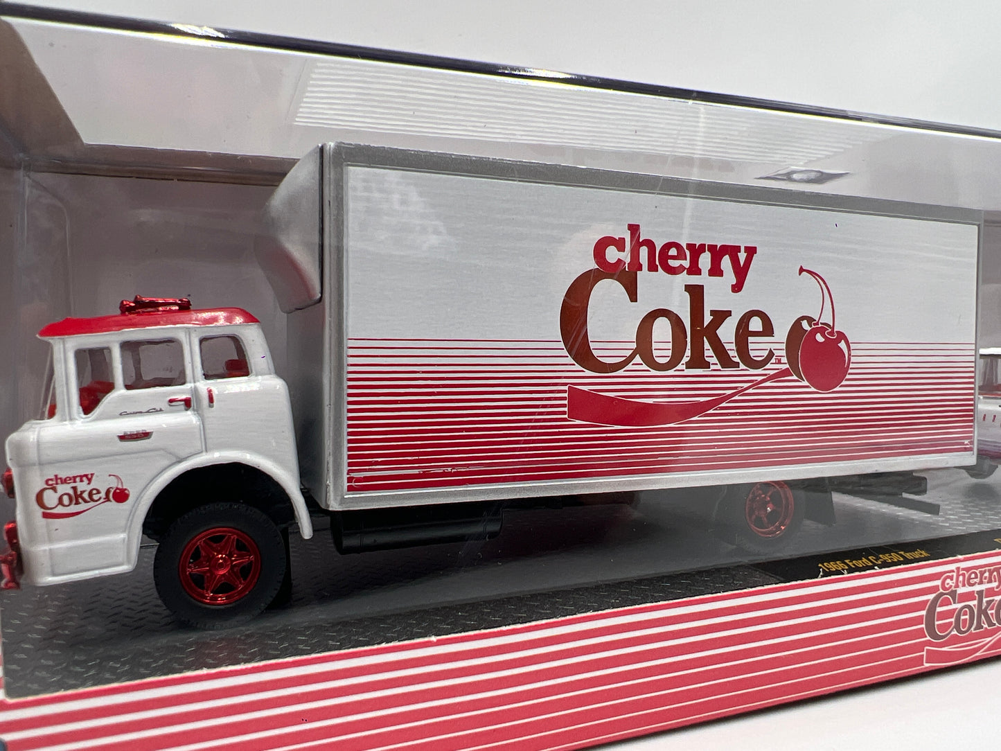M2 Machines Auto Haulers CHASE Cherry Coke 1956 Ford C-950 Truck & 1964 Ford Econoline Truck TW24