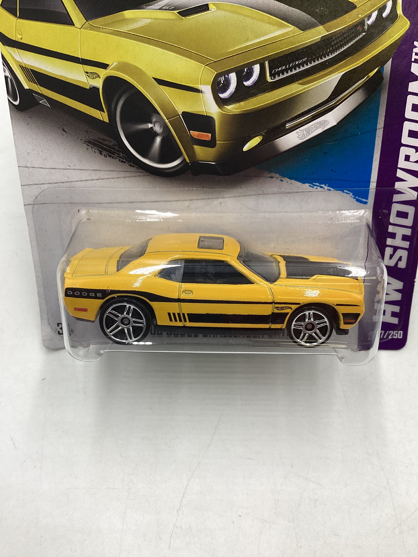 2013 Hot Wheels #227 08 Dodge Challenger SRT8 Yellow 46G