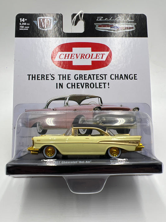 M2 Machines Auto-Drivers CHASE 1957 Chevrolet Bel Air Yellow R114 Cracked Blister