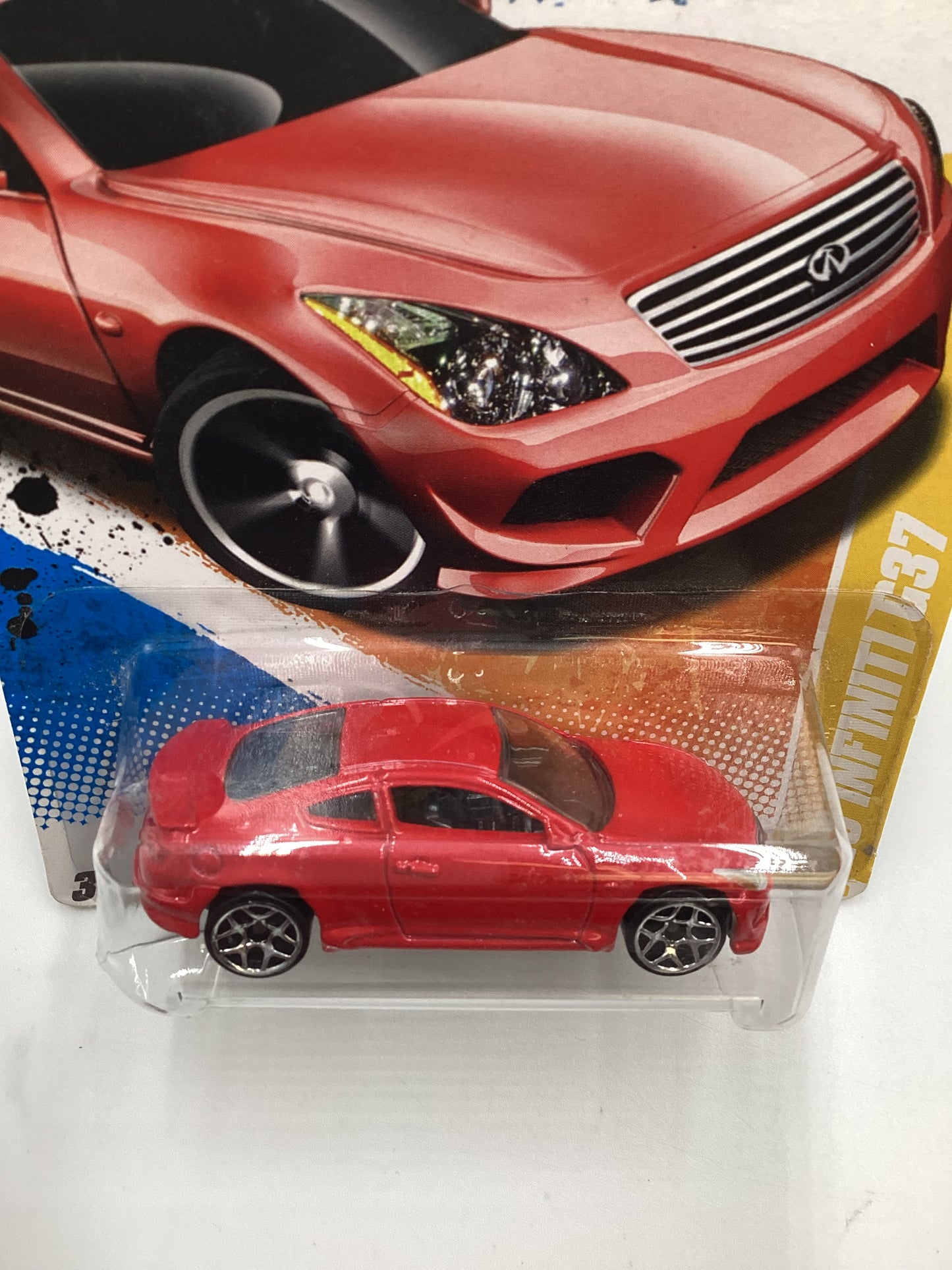 2010 Hot Wheels #32 10 Infiniti G37 Red *Infinity on base* (SR)