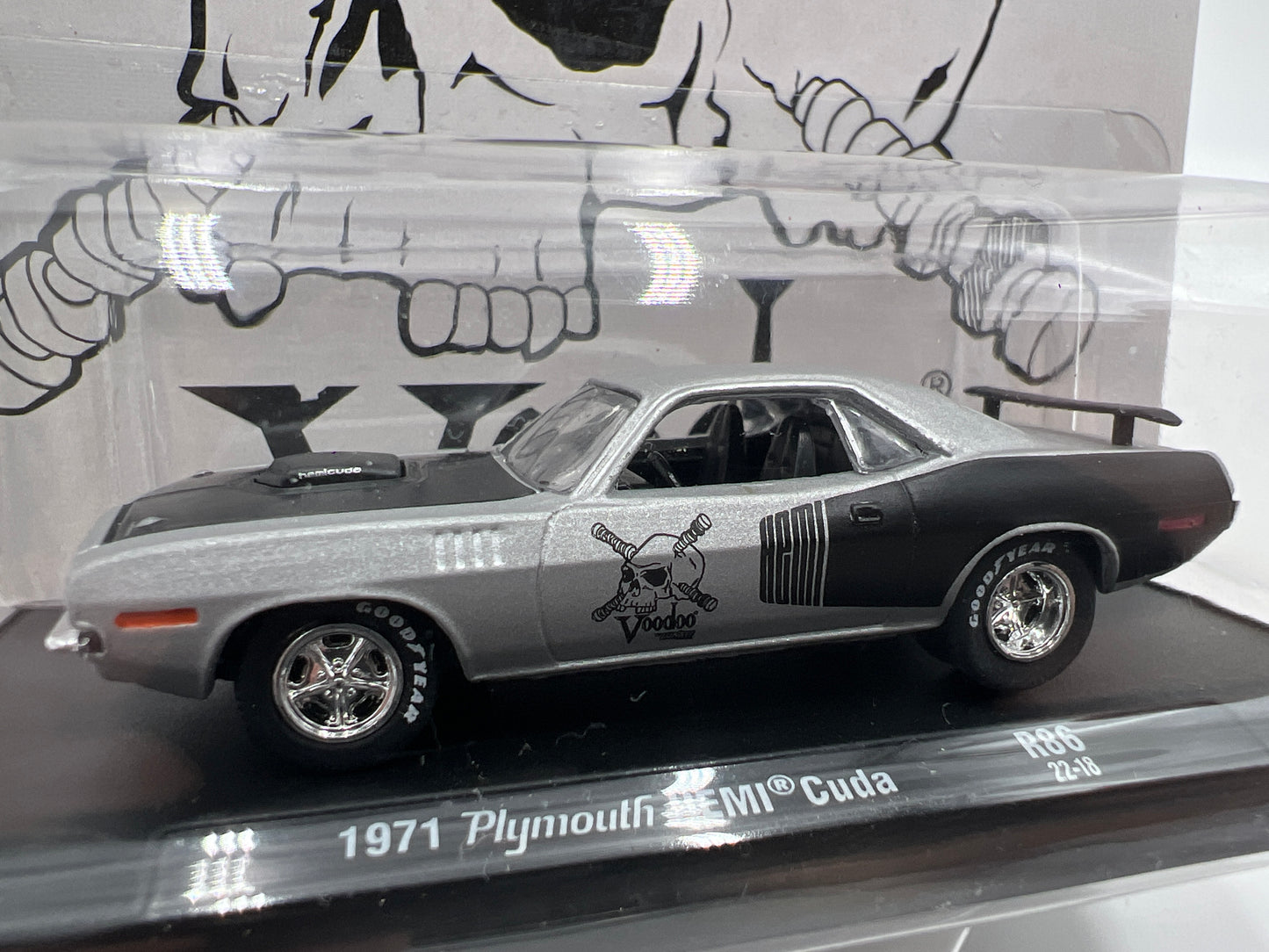 M2 Machines Auto Drivers 1971 Plymouth Hemi Cuda Silver/Black Lunati R86 193B