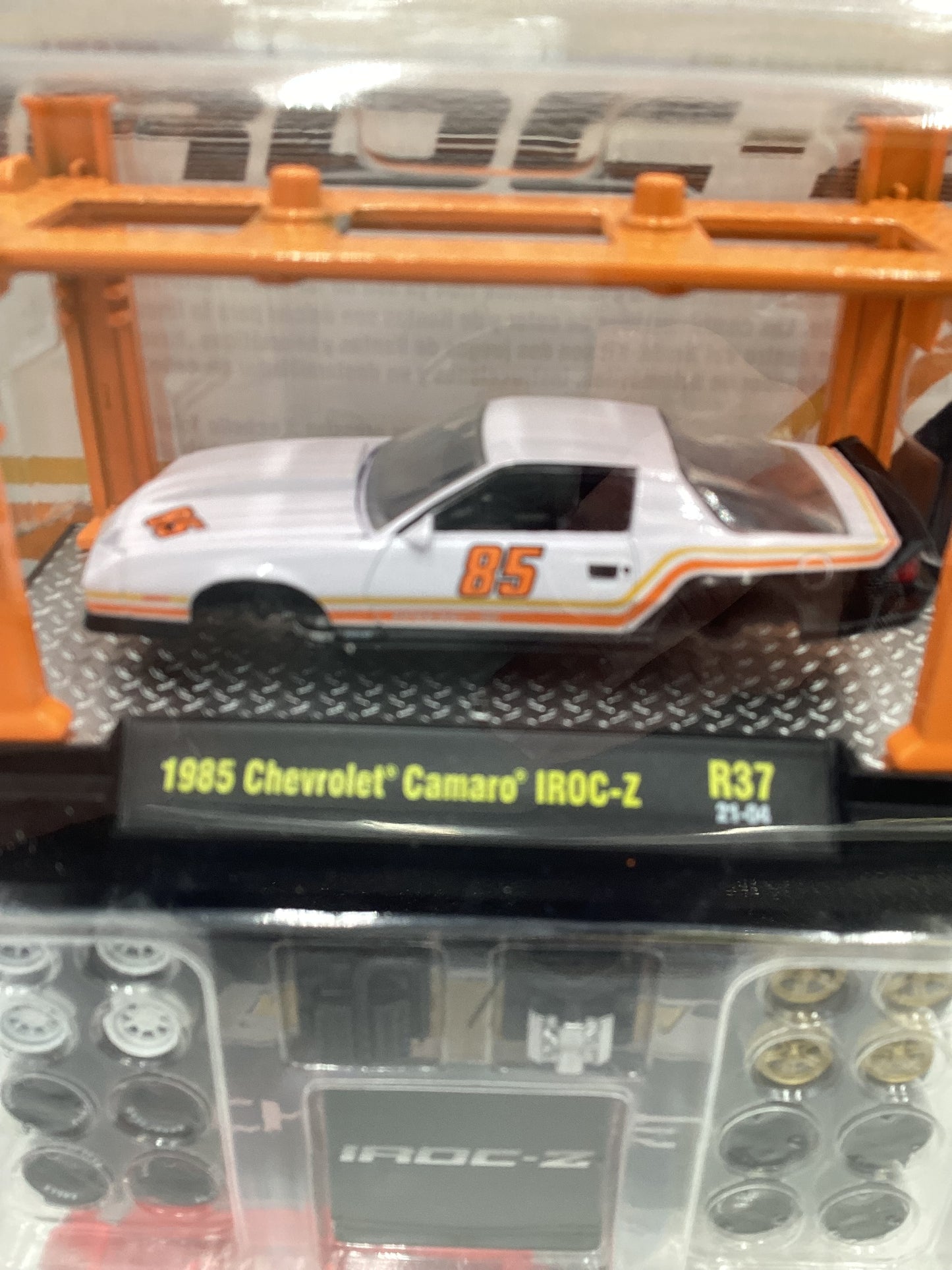 M2 Machines Model Kit 1985 Chevrolet Camaro IROC-Z R67 202G