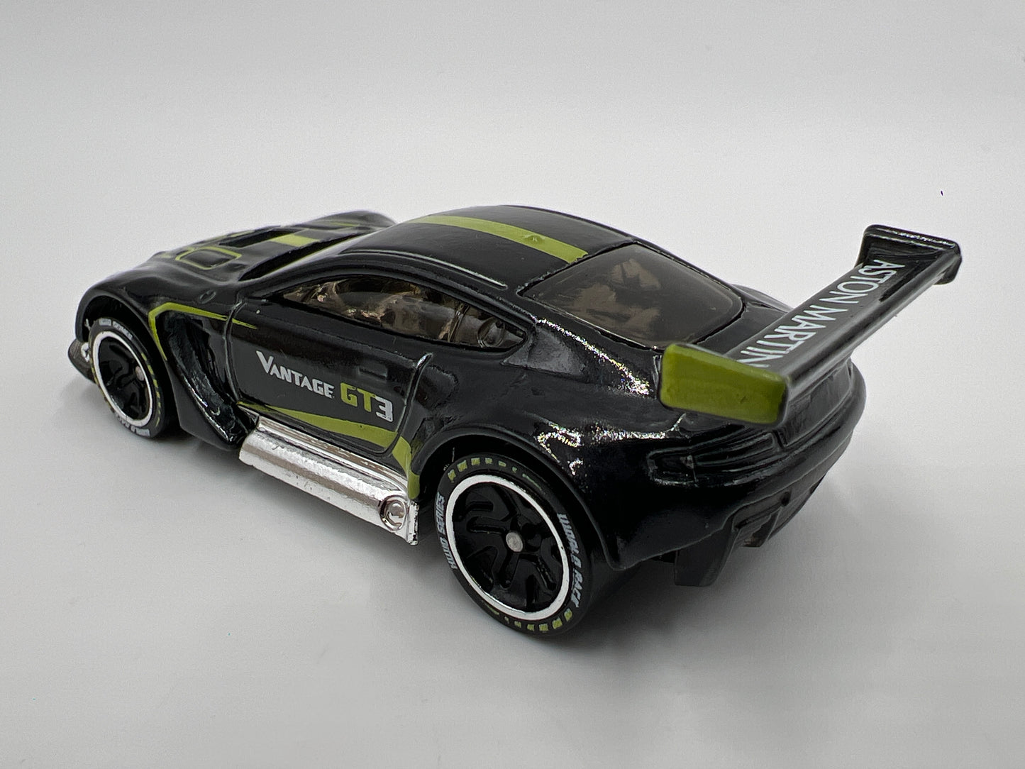 Hot Wheels iD World Race Series 2 #3 Aston Martin Vantage GT3 Black