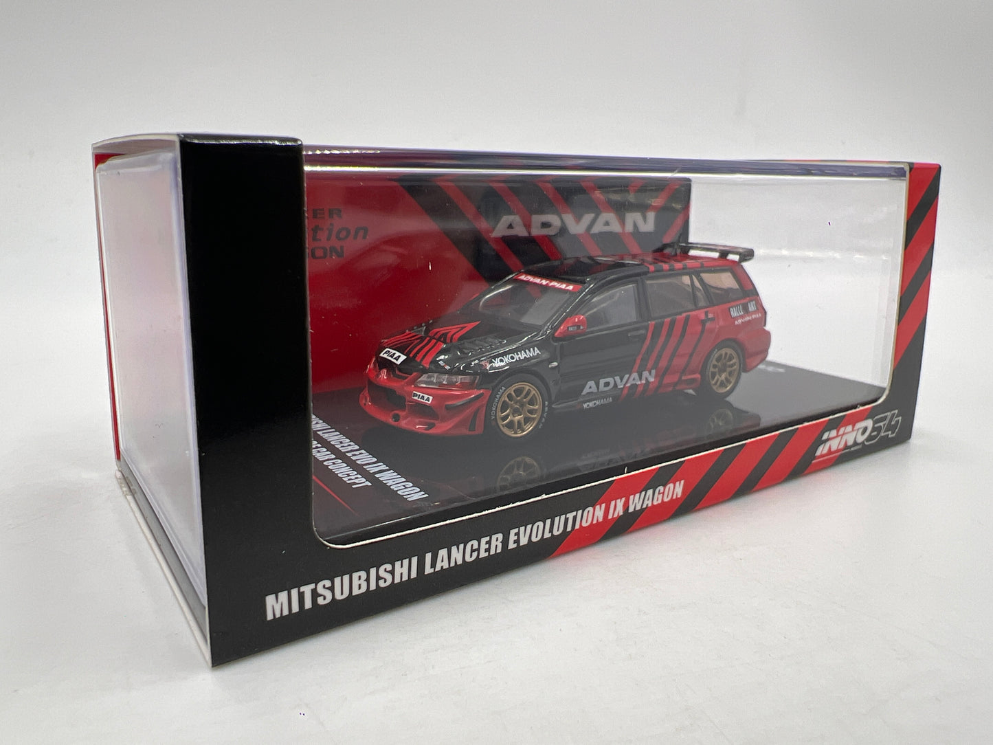 Inno64 1/64 Mitsubishi Lancer EVO IX Wagon Advan Red/Black