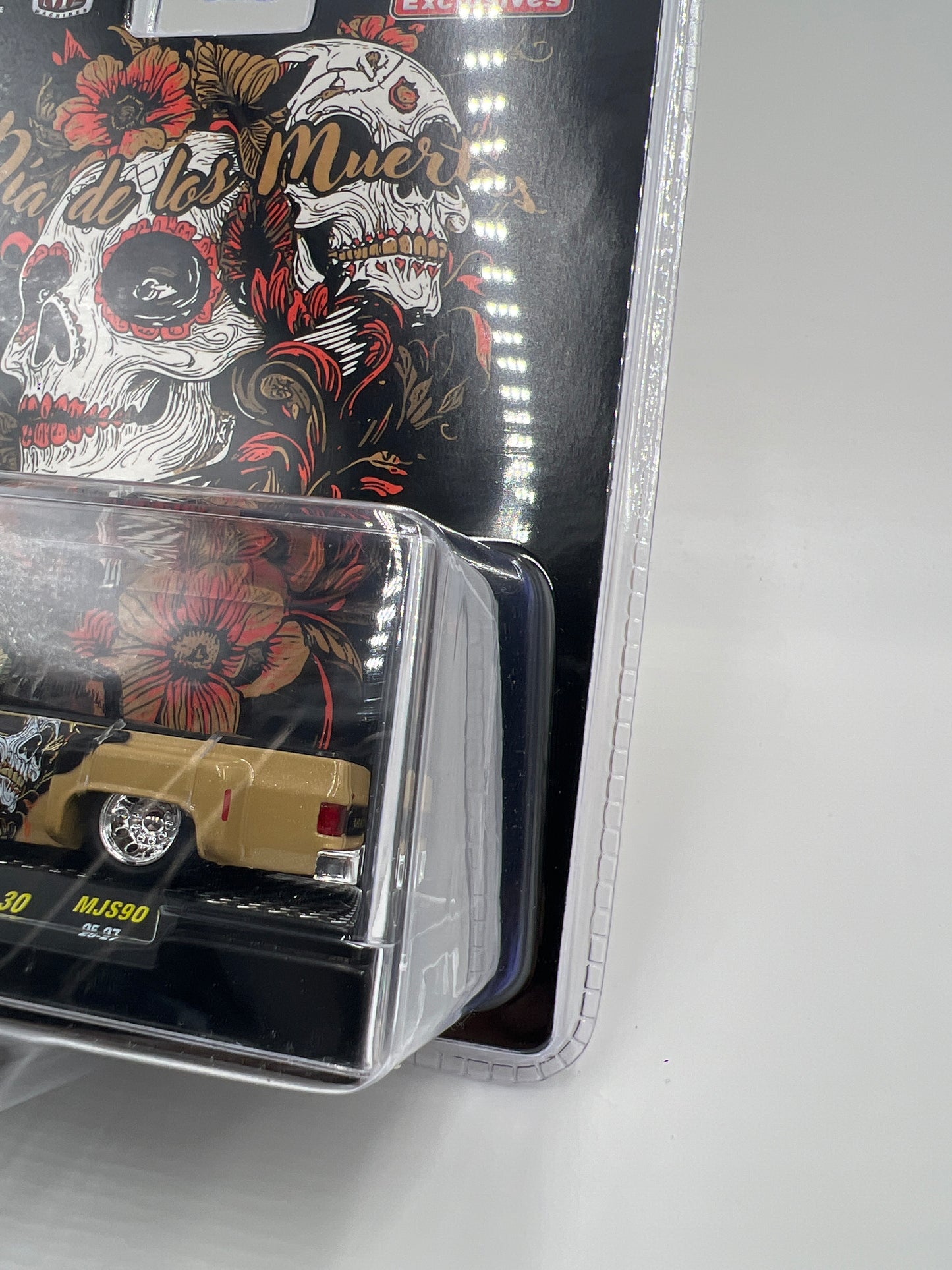 2025 M2 Machines Mijo Exclusives Dia De Los Muertos 1977 Chevrolet Cheyenne Super 30 MJS90