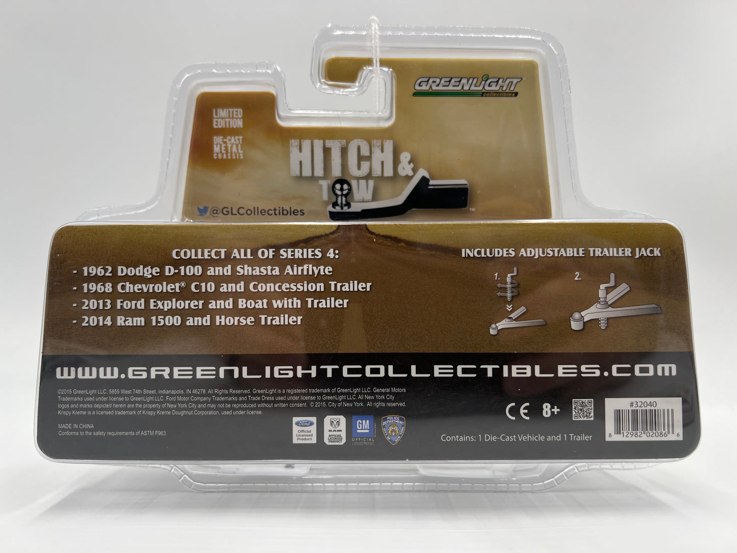Greenlight Hitch & Tow Series 4 2013 Ford Explorer and Boat W/Trailer