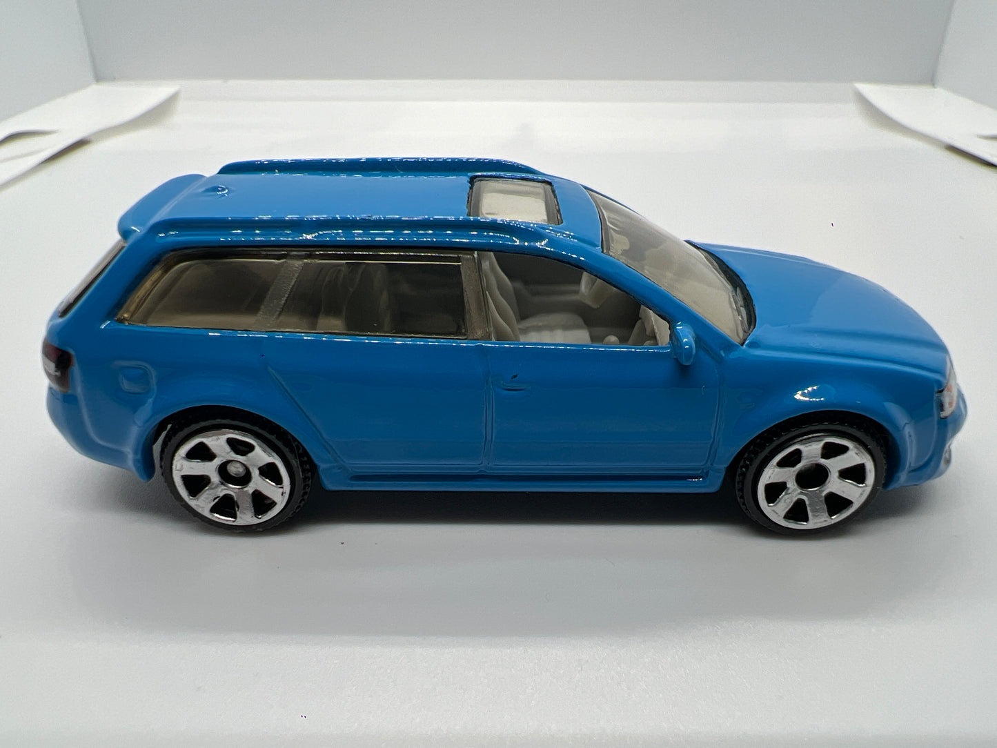 Matchbox 1/64 2004 Audi RS6 Avant Light Blue Loose