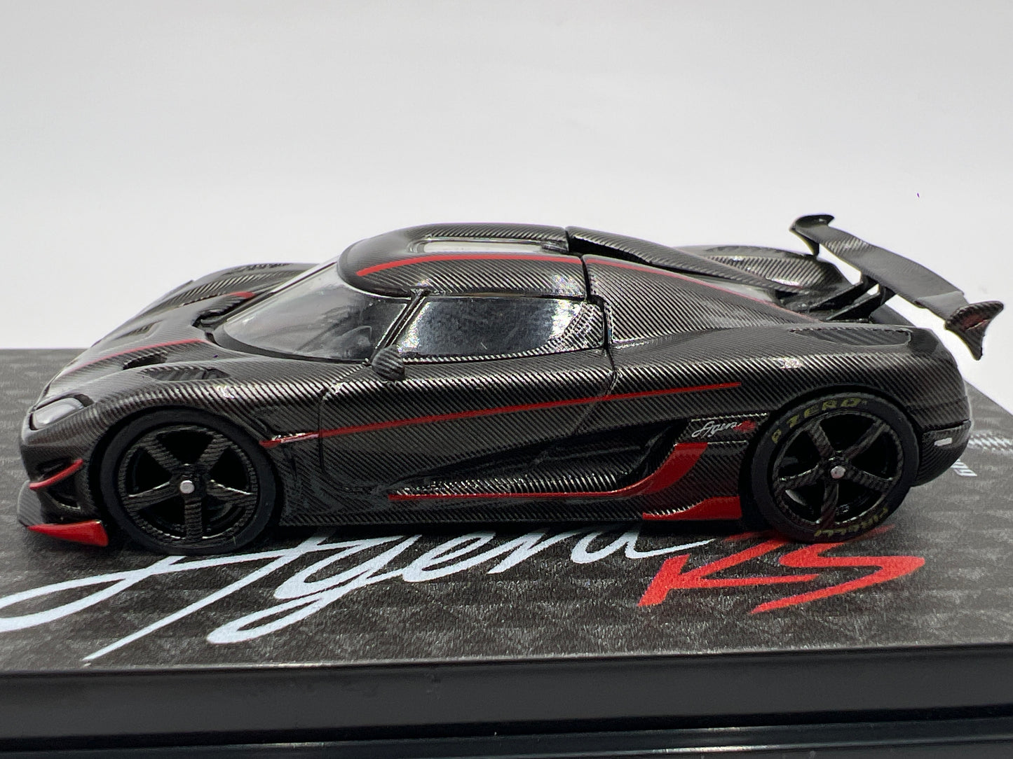 Tarmac Works x Global 64 Koenigsegg Agera RS Full Carbon