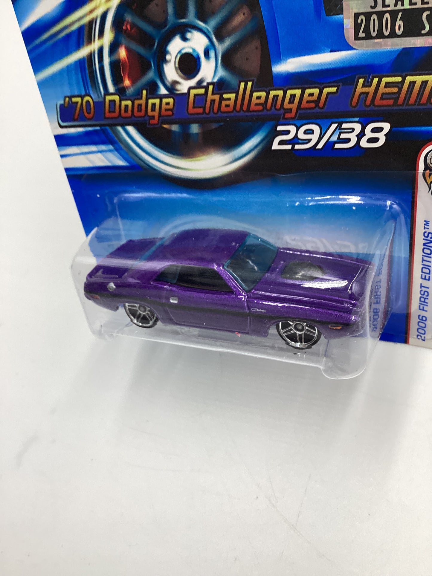 2006 Hot Wheels #29 70 Dodge Challenger HEMI Purple Factory Sealed SR