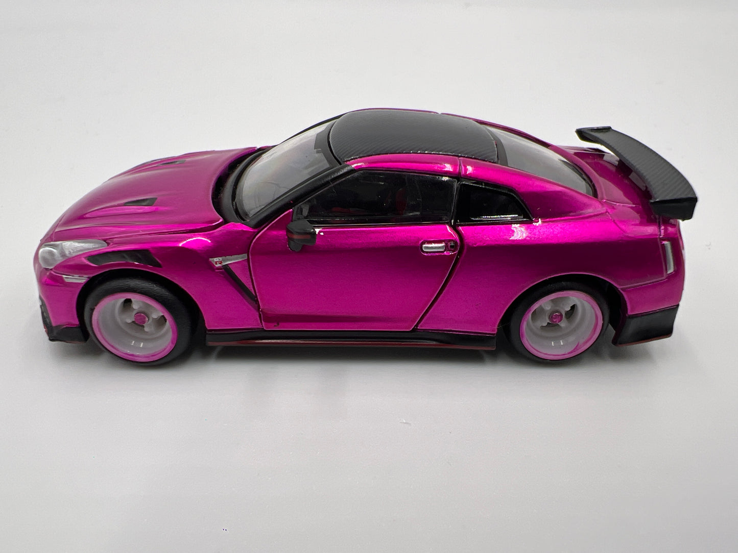 Era Car Nissan GT-R Nismo 2020 Pink Loose CUSTOM