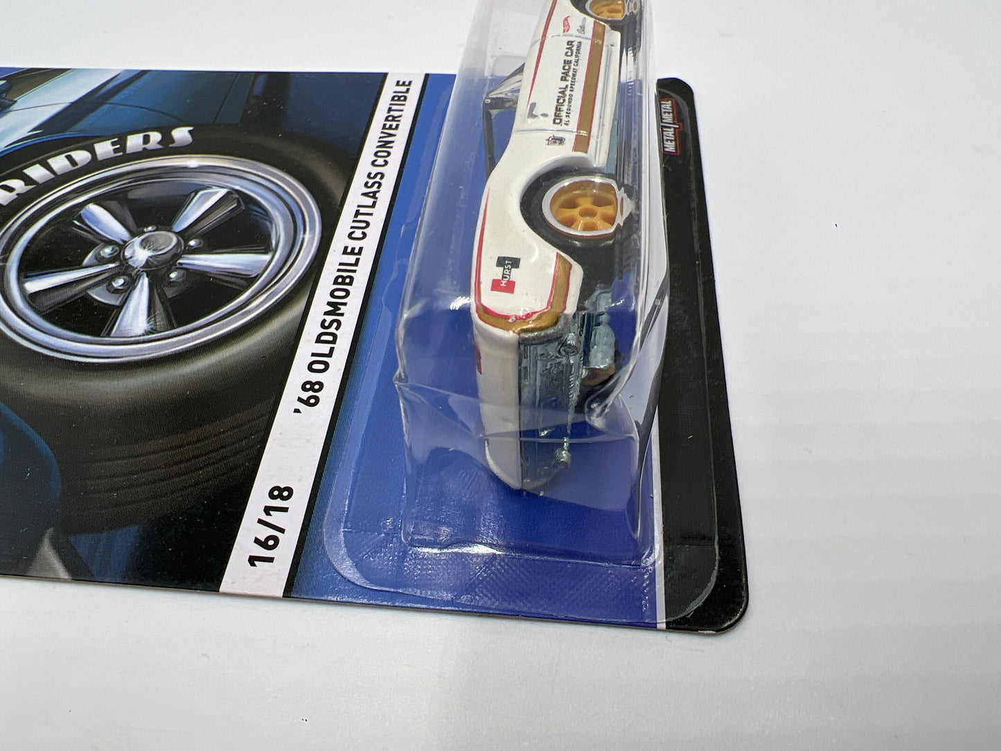 Hot Wheels Premium Heritage Real Riders #16 68 Oldsmobile Cutlass Convertible Hurst White Blister Not Perfect