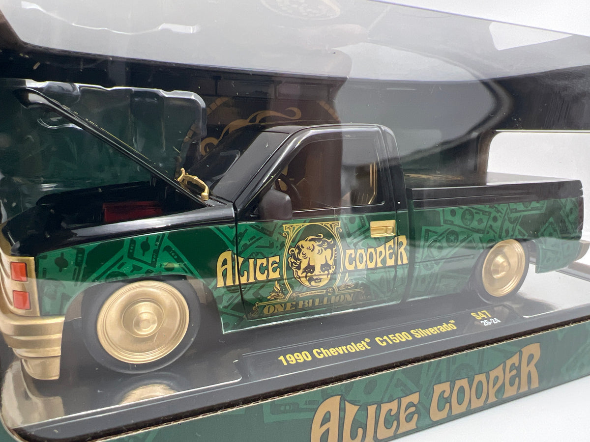 M2 Machines 1/24 Scale S47 Rock Legends CHASE Alice Cooper 1990 Chevrolet C1500 Silverado