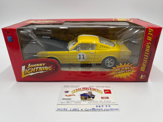 Johnny Lightning 1:24 Scale White Lightning Chase Muscle Cars R39 1965 Ford Mustang Yellow VHTF