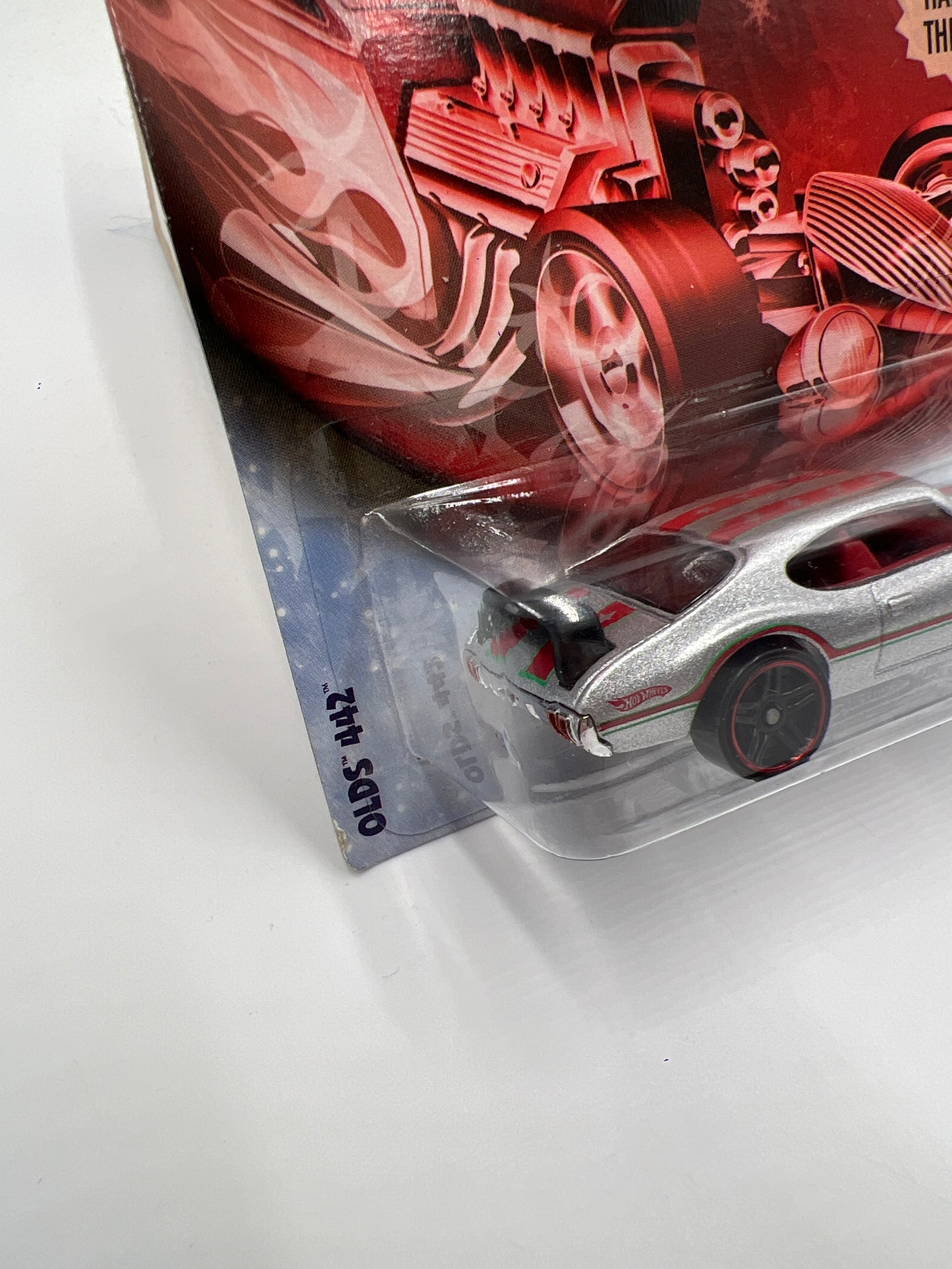 2009 Hot Wheels Holiday Hot Rods Olds 442 Silver 152A