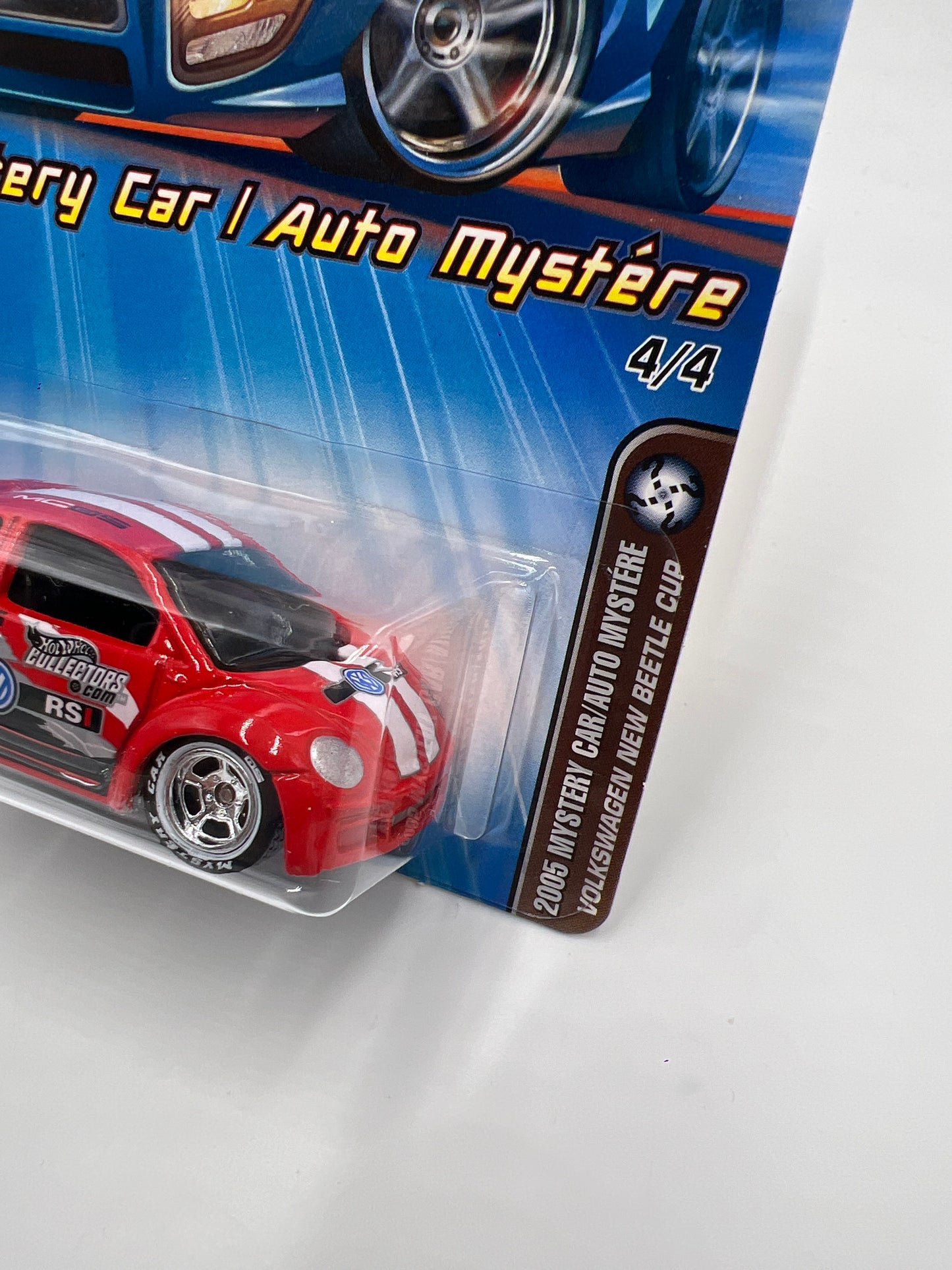 2005 Hot Wheels Mystery Car #187 Volkswagen New Beetle Cup Red W/Real Riders