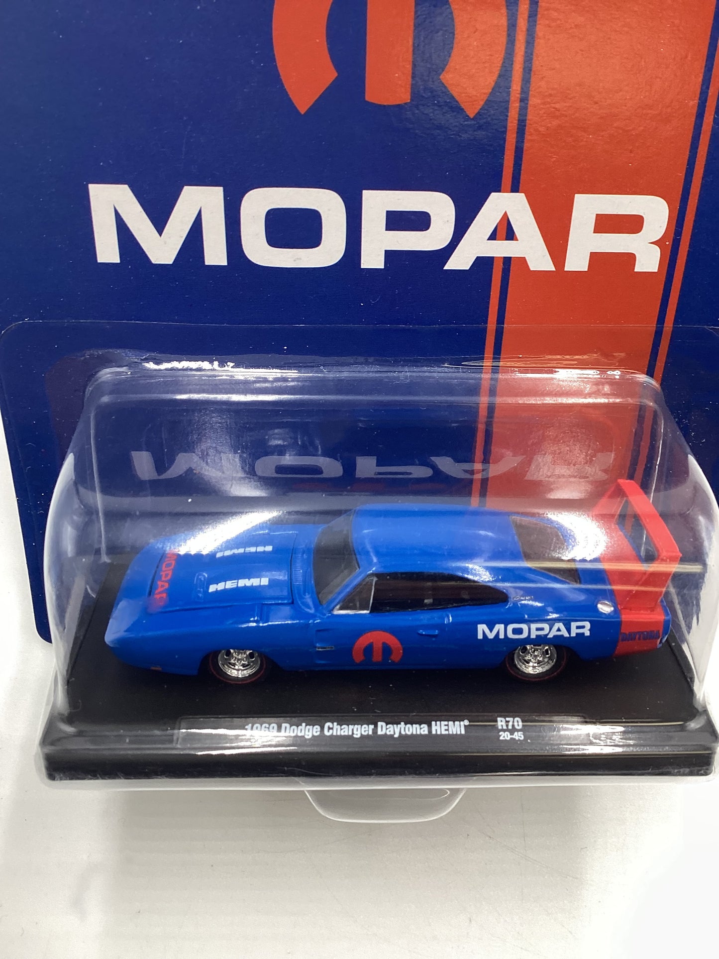 M2 Machines Auto Driver Mopar 1969 Dodge Charger Daytona Hemi Blue R70 188B