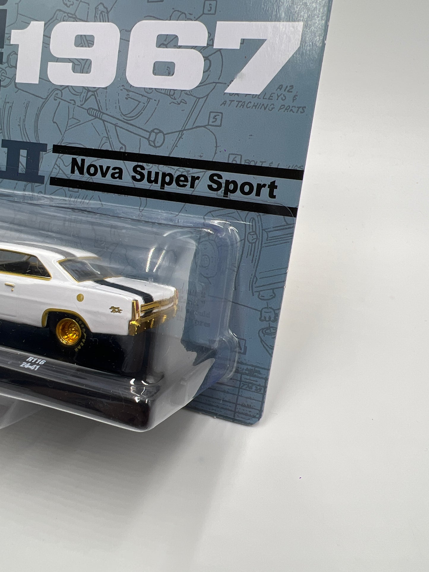 M2 Machines Auto-Drivers CHASE 1967 Chevrolet Nova SS White R116 Cracked Blister