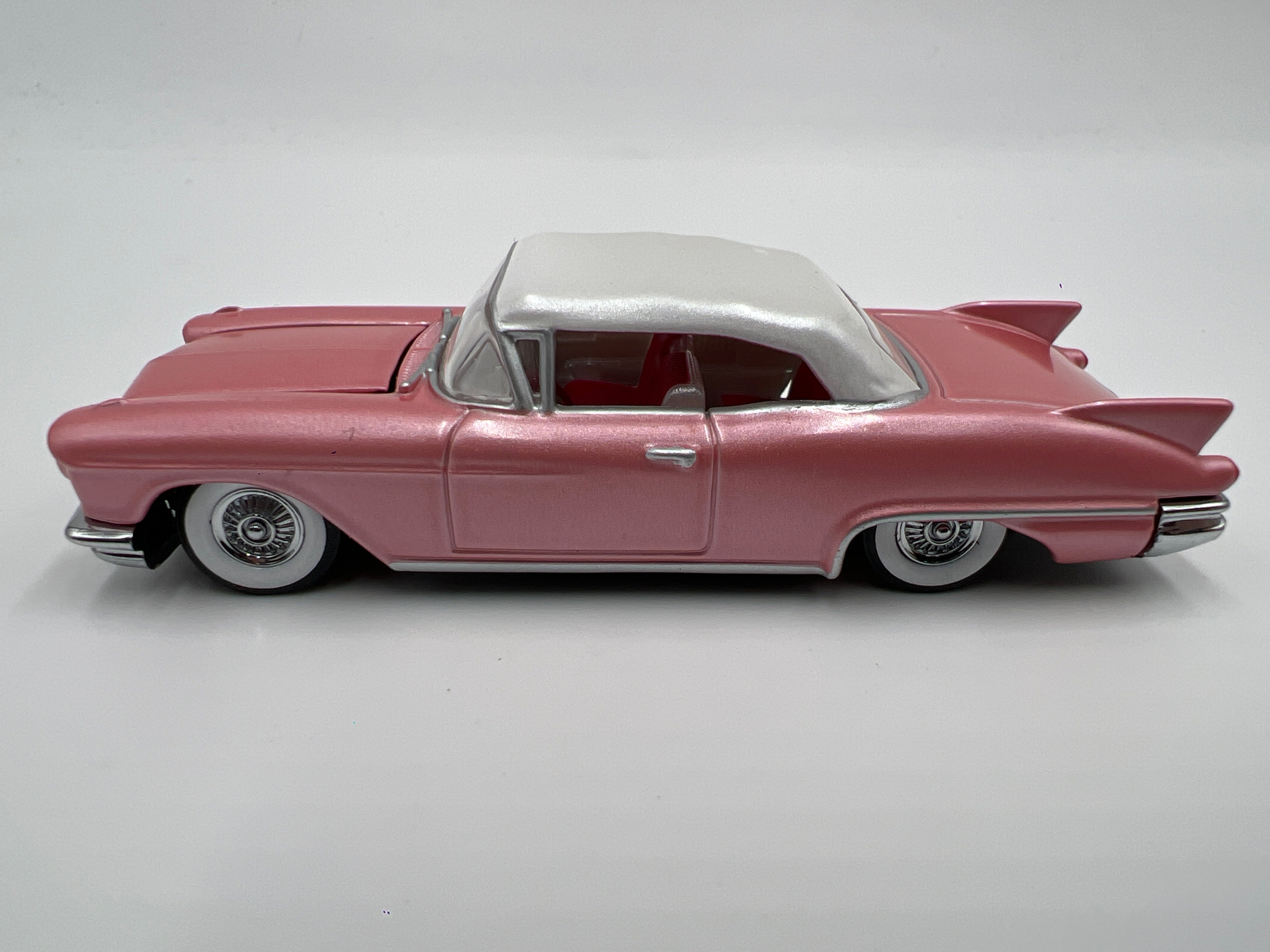 Hot Wheels Collectibles 1/64 Hard Rock Cafe 1957 Cadillac Eldorado