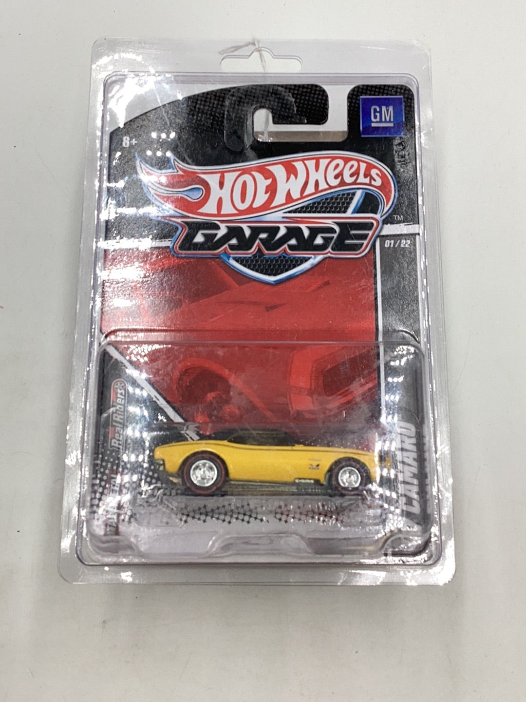 Hot Wheels Garage 67 Camaro 1/22 with protector