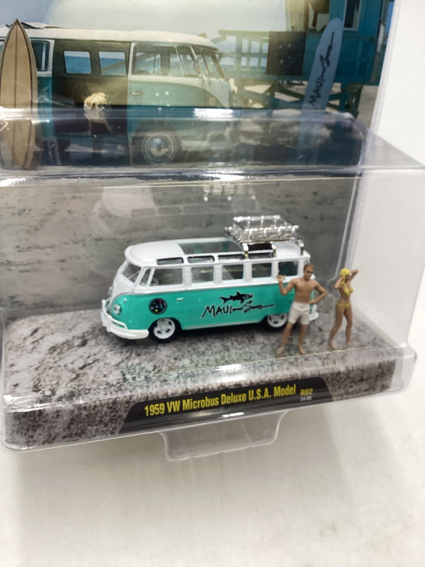 2024 M2 Machines Diorama R02 1959 VW Microbus Deluxe USA Model 197D