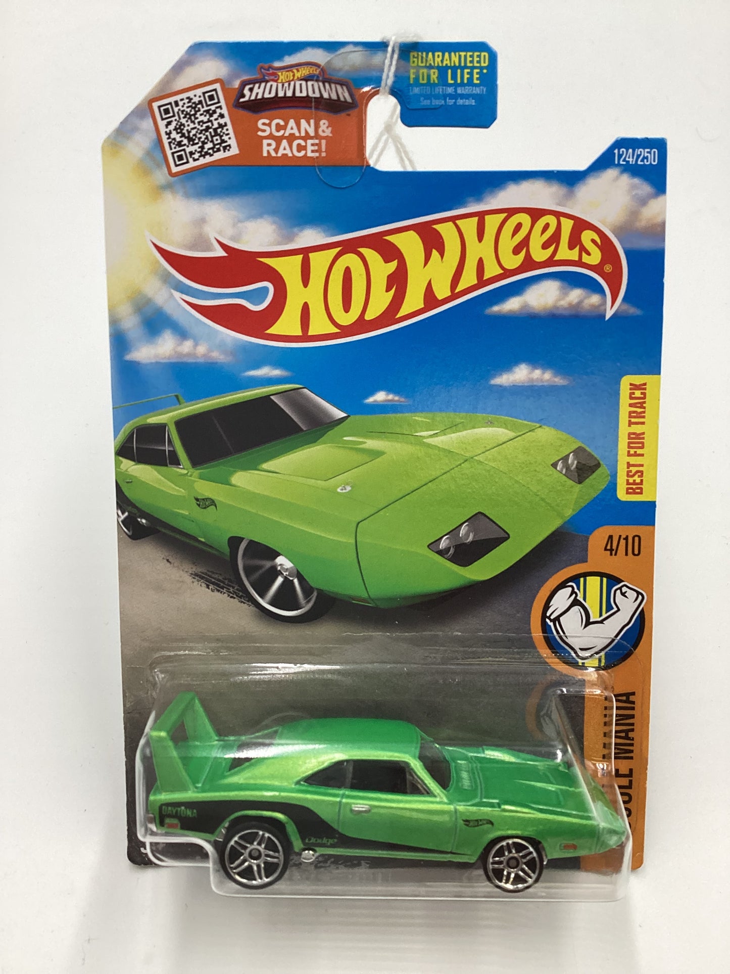2016 Hot Wheels #124 69 DODGE CHARGER DAYTONA Green Target Spring Card 236E
