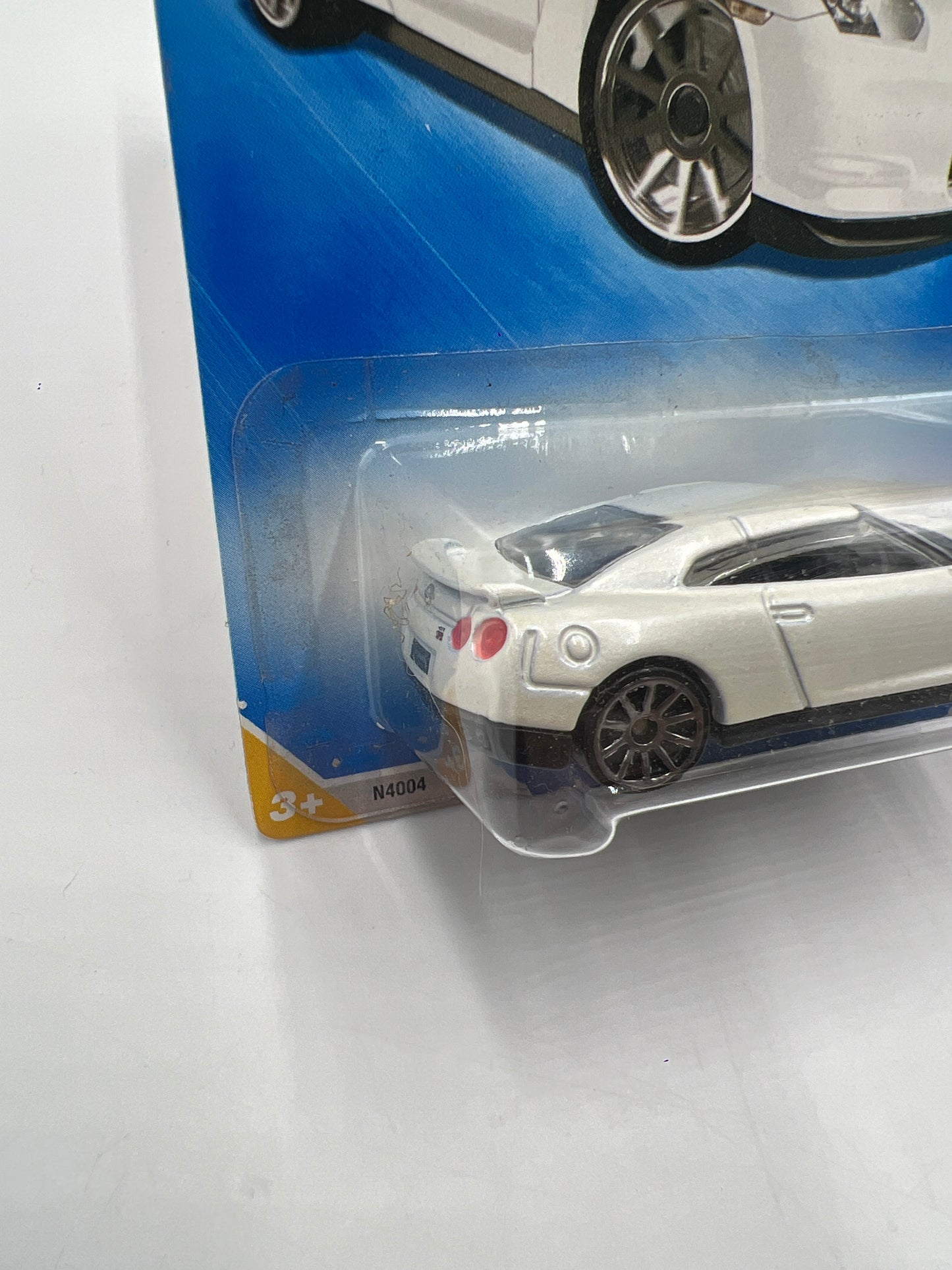 2009 Hot Wheels New Models #001 2009 Nissan GT-R White  HTF Smoked Chrome Wheels W/Protector