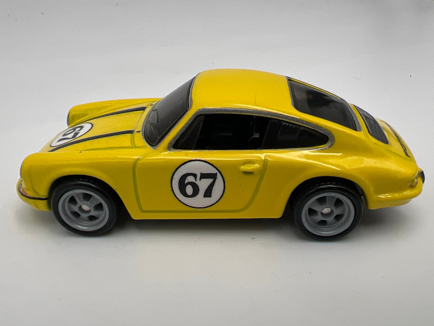Hot Wheels 1/64 Premium Diorama Set Porsche 911 R Yellow Loose