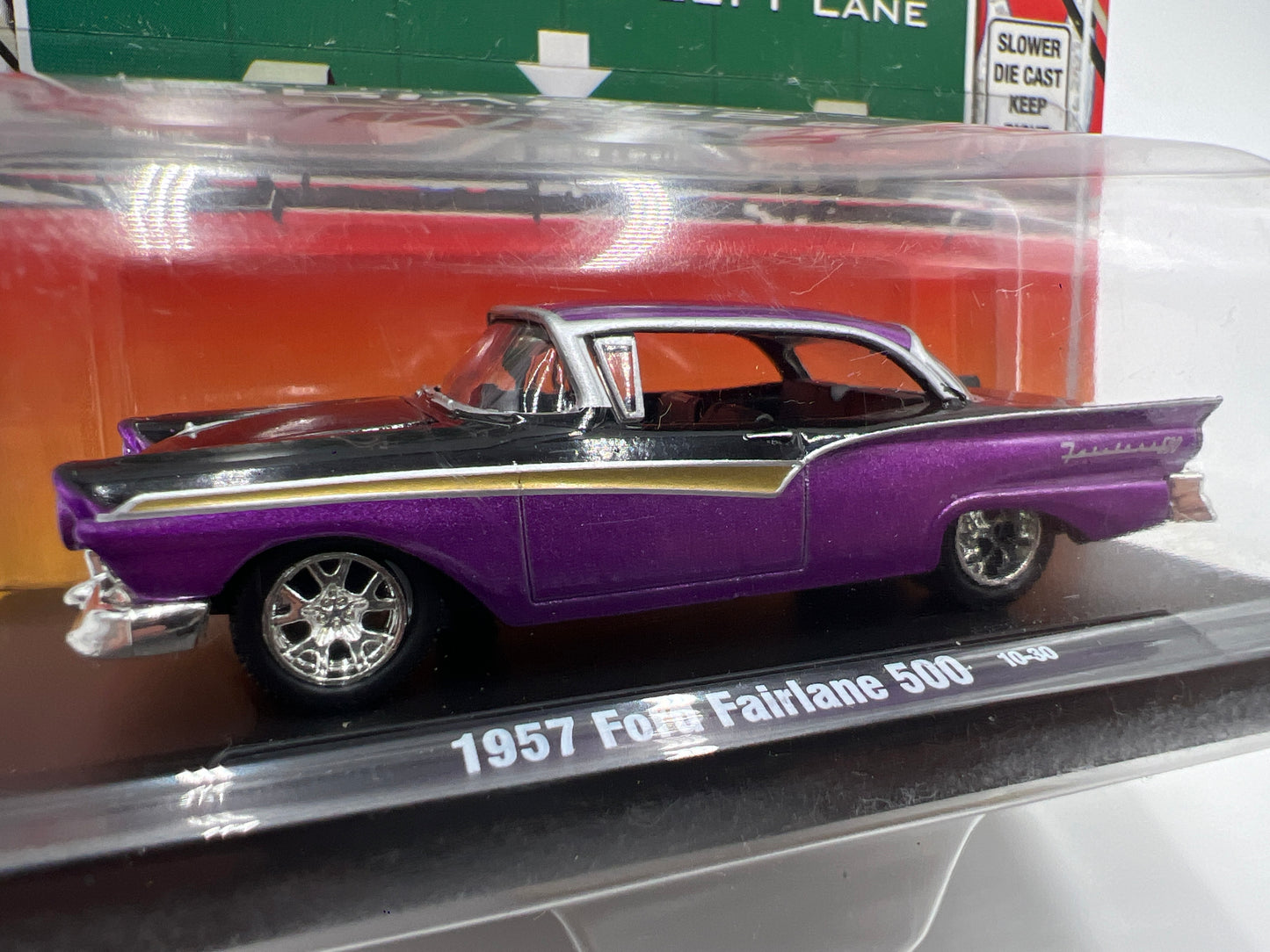 M2 Machine Auto-Drivers 1957 Ford Fairlane 500 Purple/Black 10-30 188K