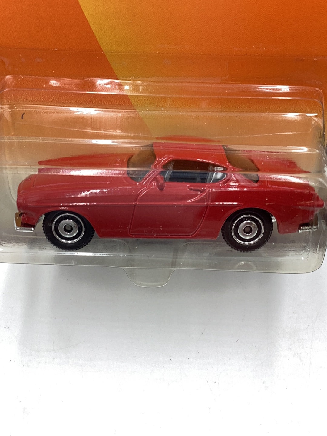 Matchbox 2010 #17 67 Volvo P1800S red 91D