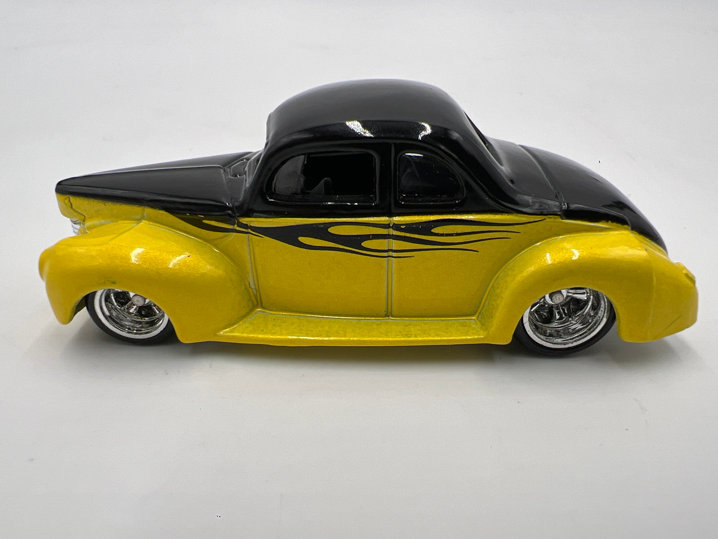 Hot Wheels Treasure Hunt Real Riders 40 Ford Coupe Yellow Loose