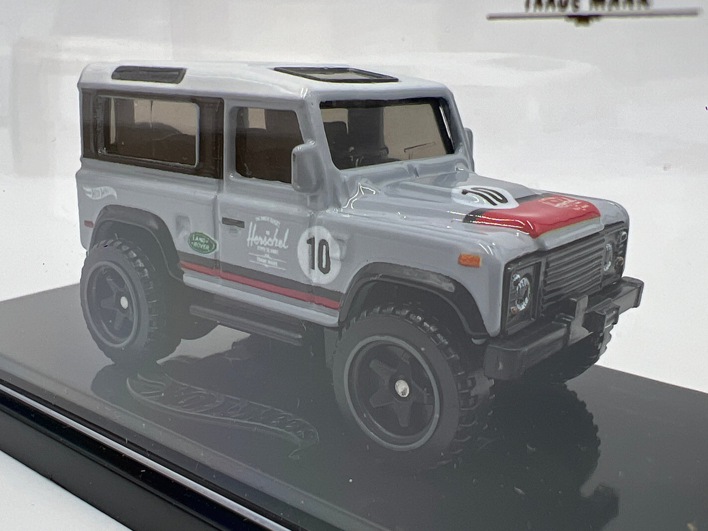 2021 Hot Wheels X Herschel W/Tool Kit Land Rover Defender 90 Gray/White VHTF