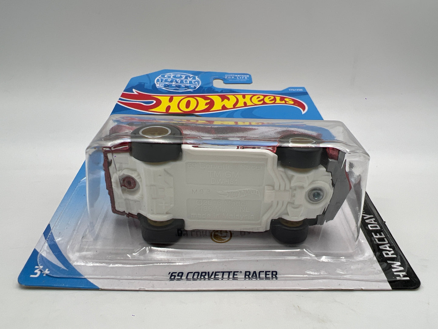 2019 Hot Wheels Super Treasure Hunt #173 69 Corvette Racer Red W/Protector