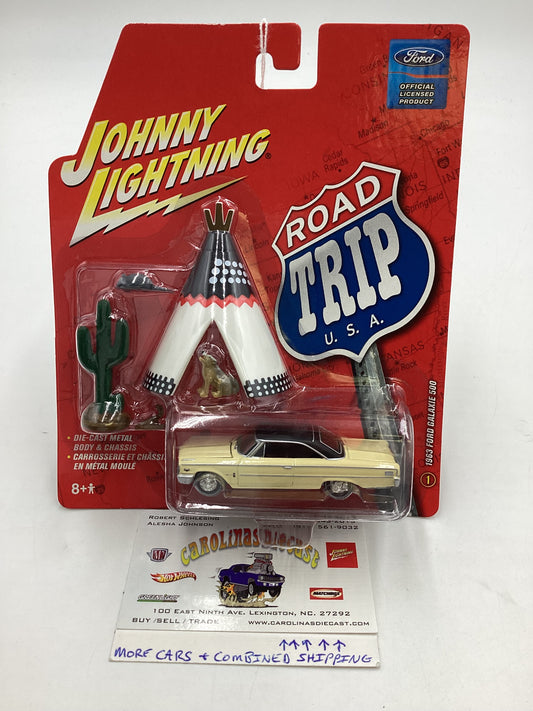 Johnny Lightning Road Trip USA #1963 Ford Galaxie 500 189E