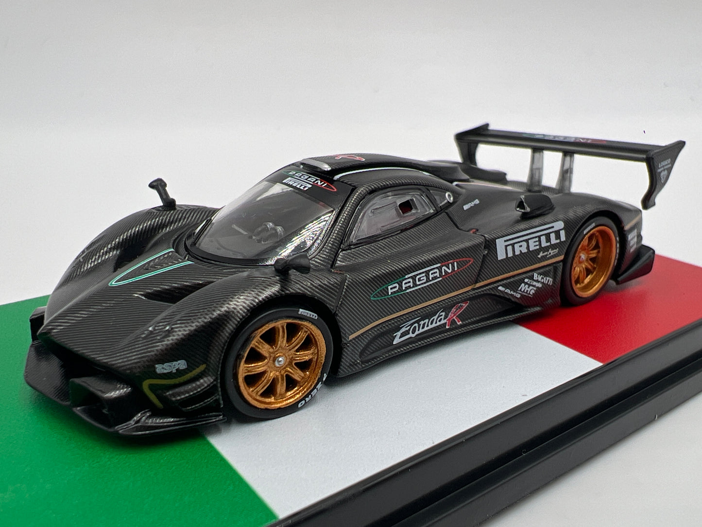 Tarmac Works x Global 64 Special Edition Pagani Zonda R Nurburgring Lap Time Record Edition