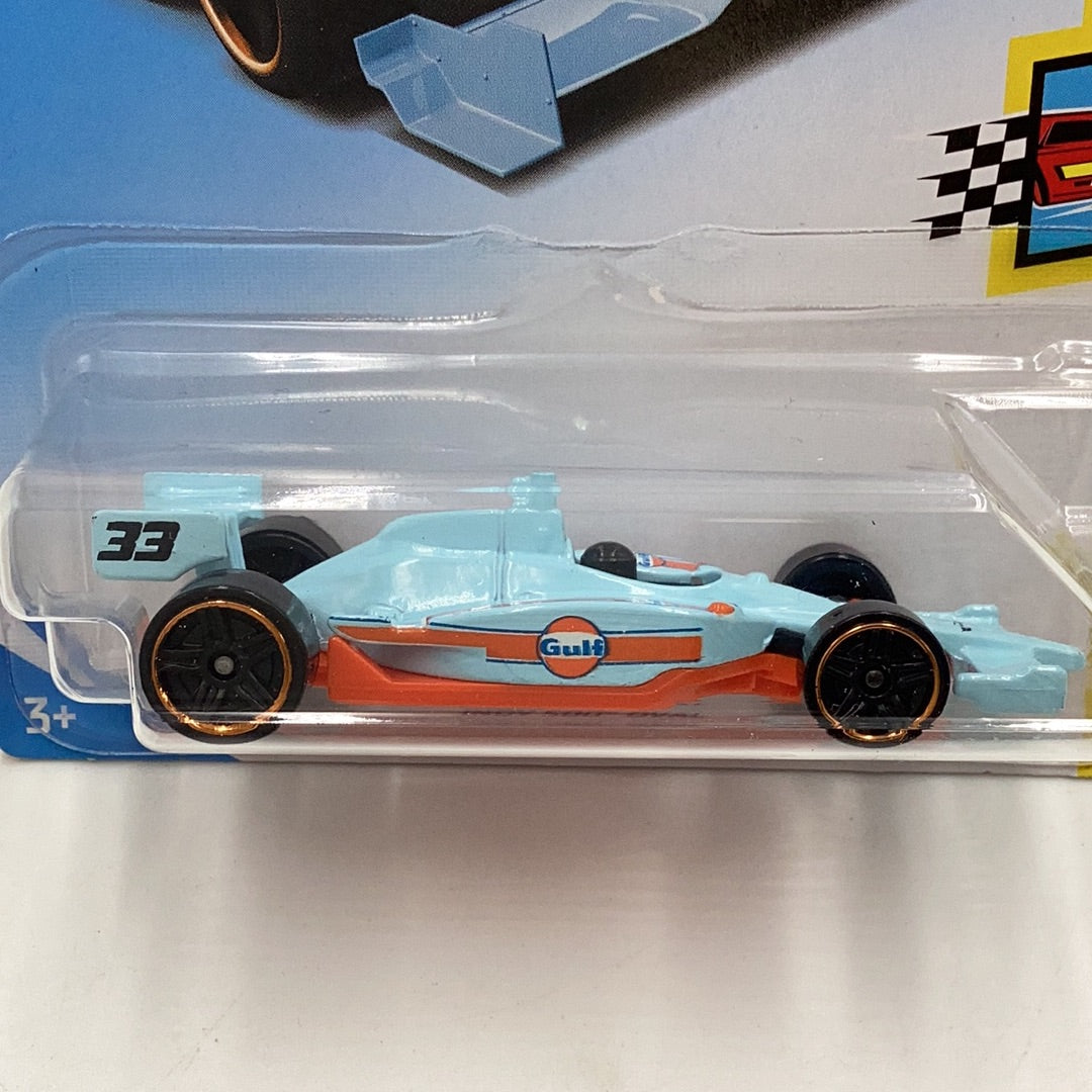 2018 Hot Wheels #123 Indy 500 Oval Gulf 61B