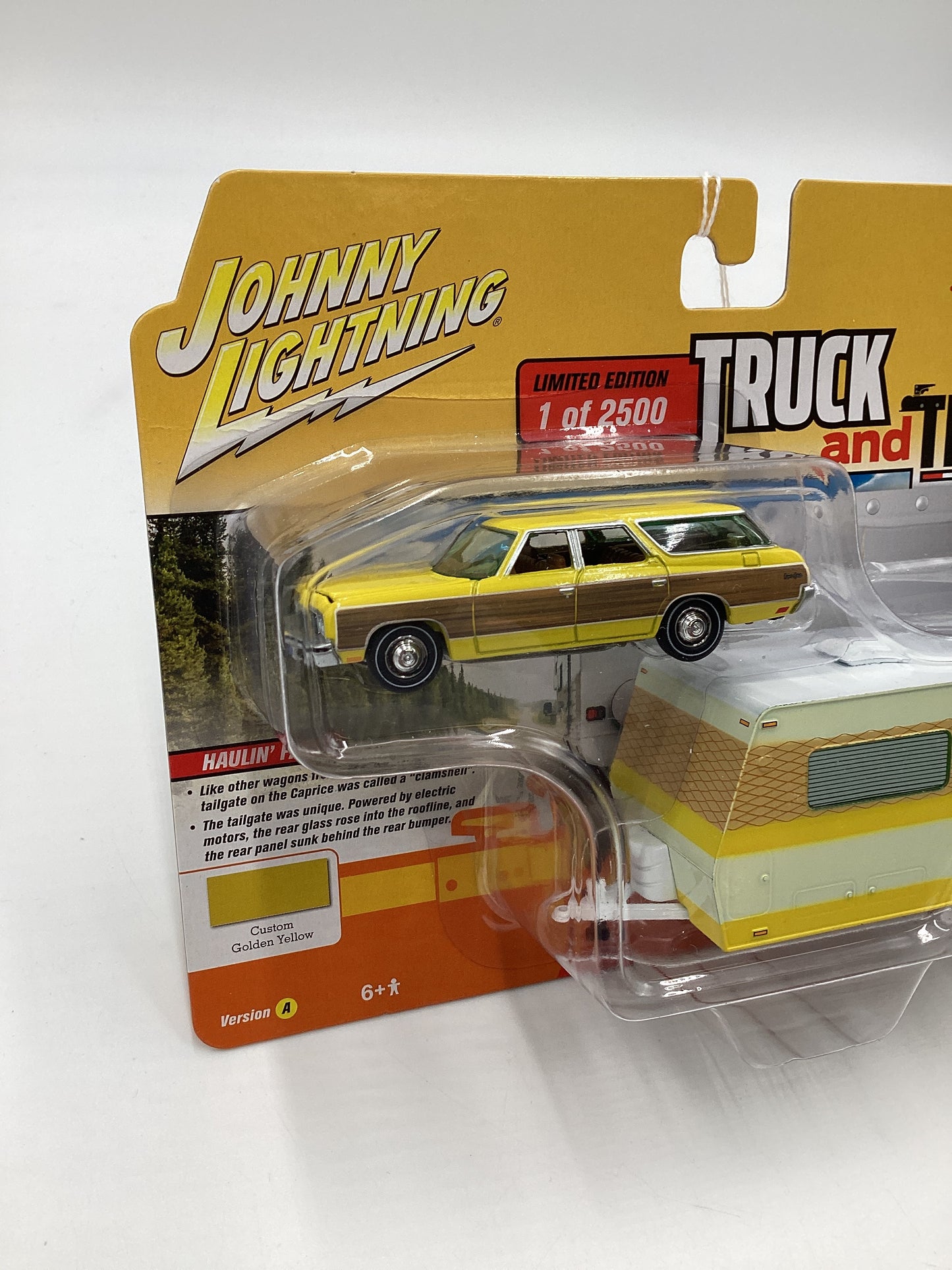 Johnny Lightning Truck And Trailer Yellow 1973 Chevy Caprice Wagon / Camper Trailer 191F