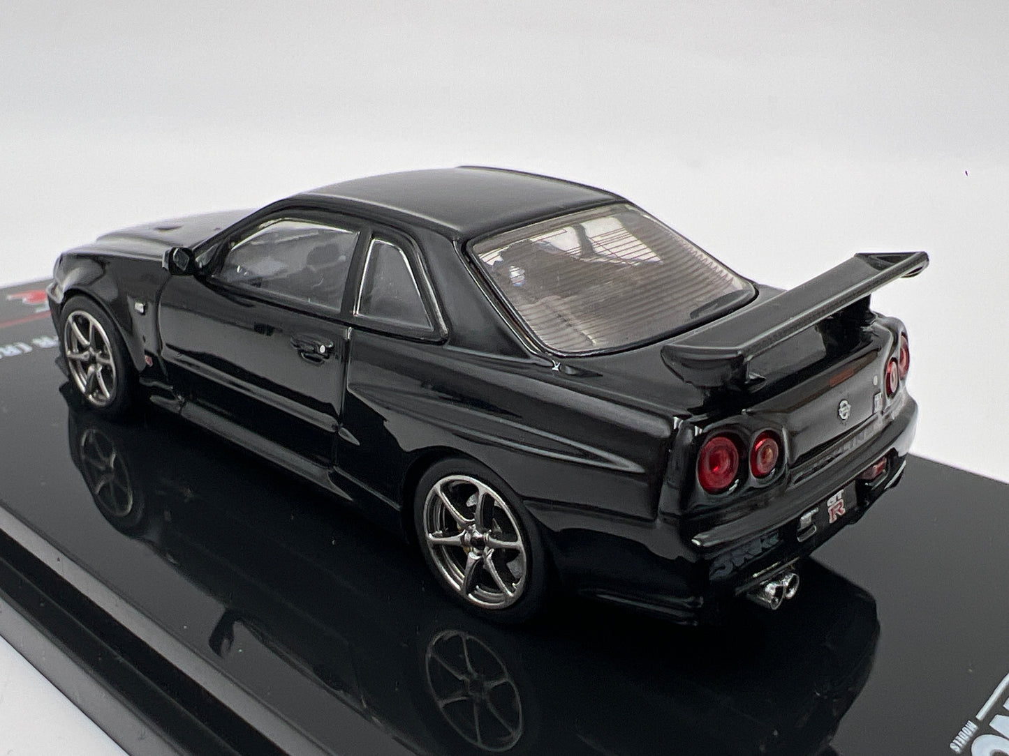 Inno64 Nissan Skyline GT-R R34 V-Spec II Black