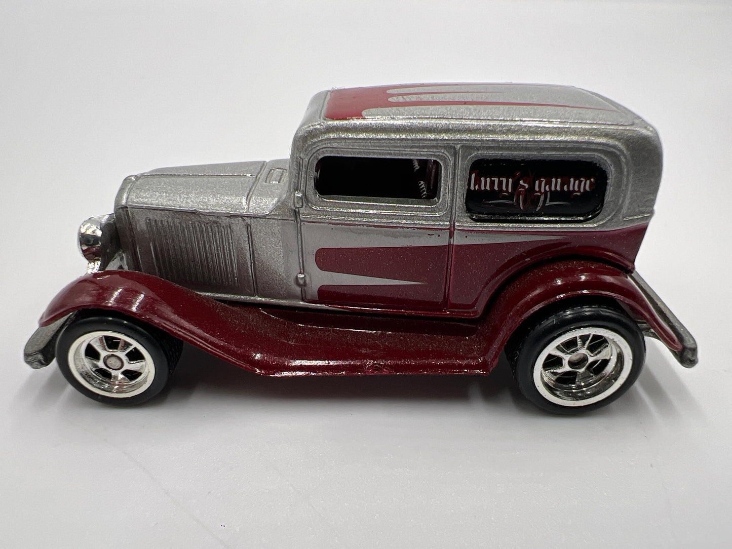 Hot Wheels 1/64 Larrys Garage 21 Car Box Set Chase Premium 32 Ford Delivery Maroon/Silver Loose