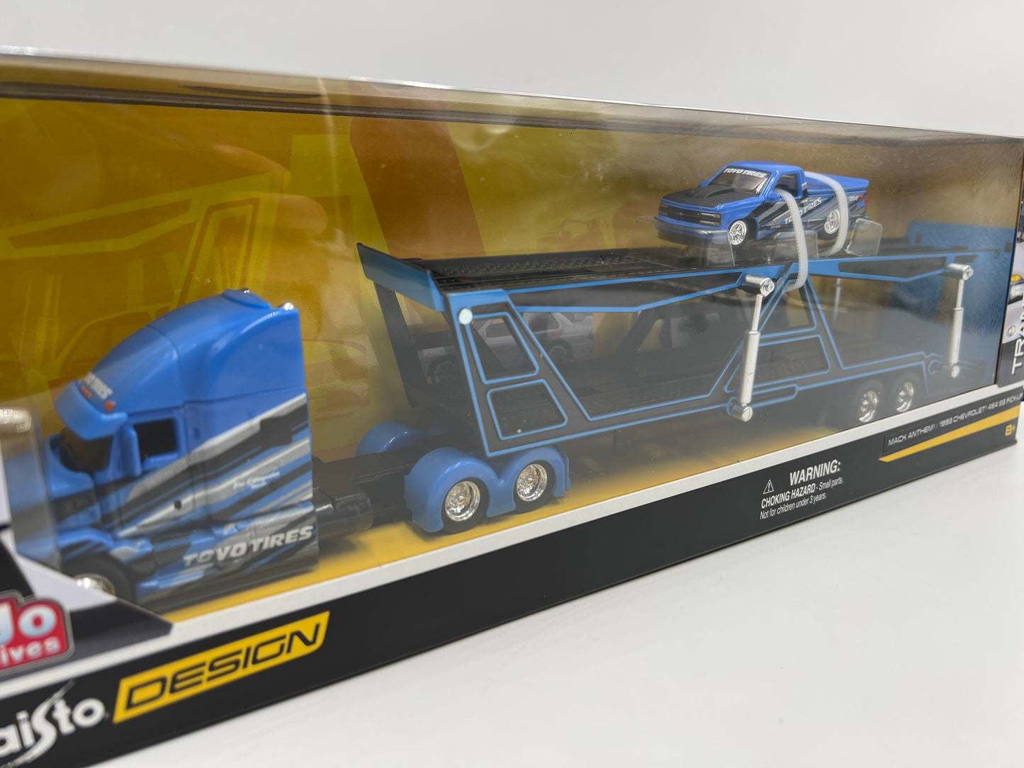 Maisto Design 1/64 Mijo Exclusives Transporters Mack Anthem & 1993 Chevrolet 454 SS Pick-Up