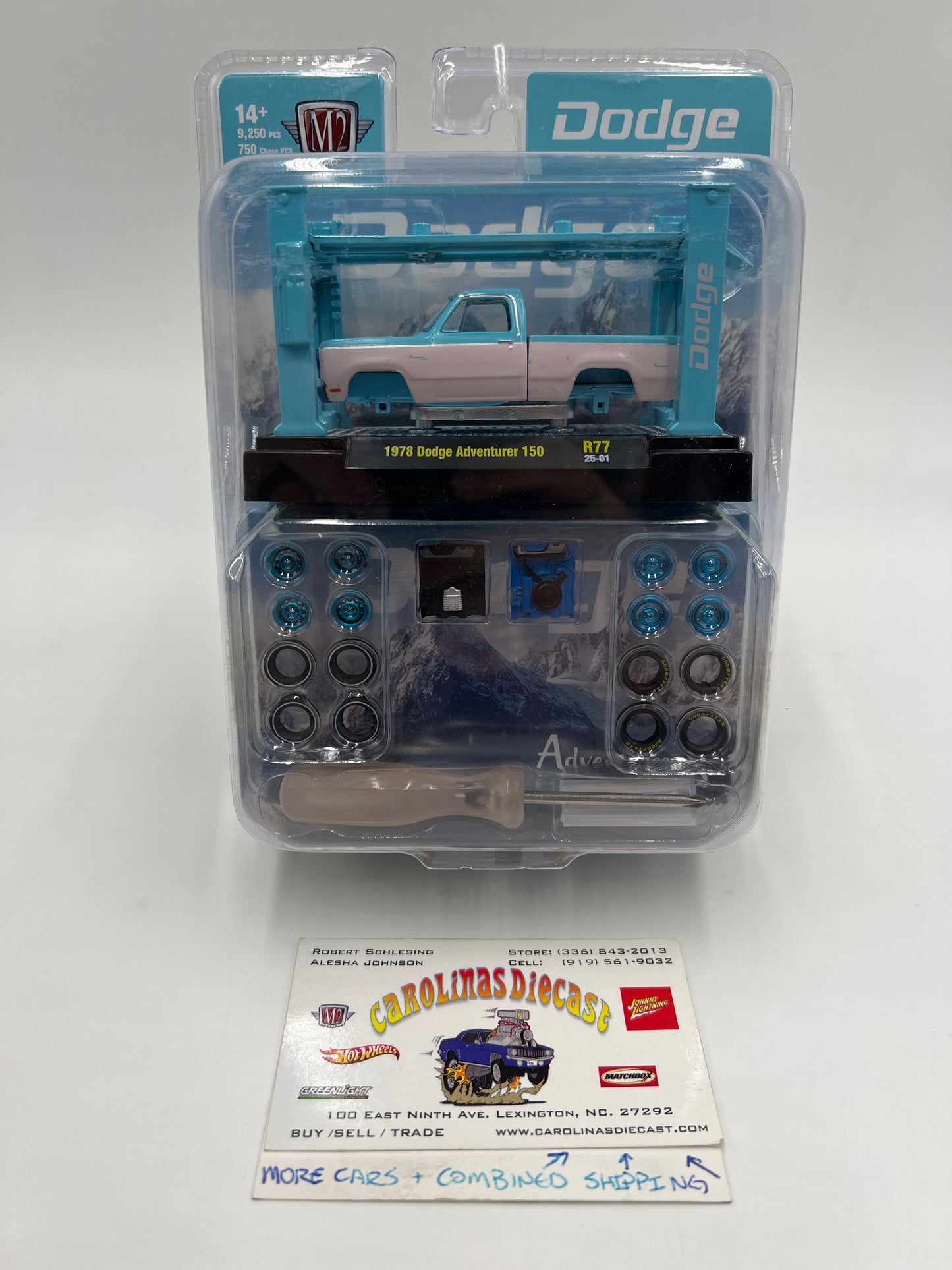 M2 Machines Model Kits CHASE 1978 Dodge Adventurer 150 White/Light Blue R77