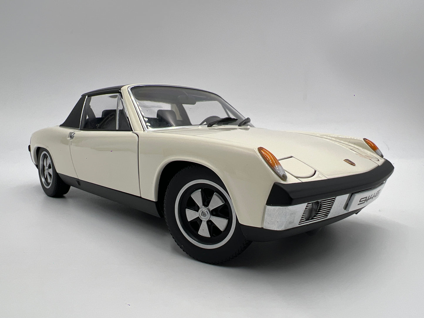Rare AutoArt 1/18 Scale Porsche 914-6 Ivory White Loose VHTF Exceptional Detail
