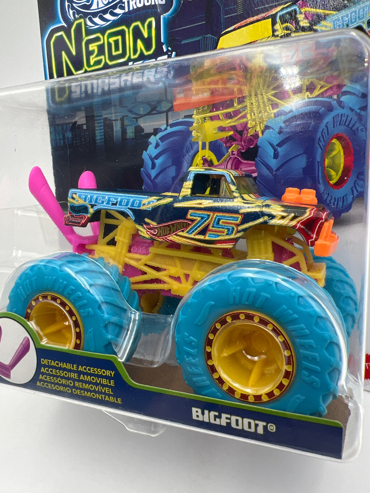 2026 Hot Wheels Monster Trucks Neon Smashers Bigfoot