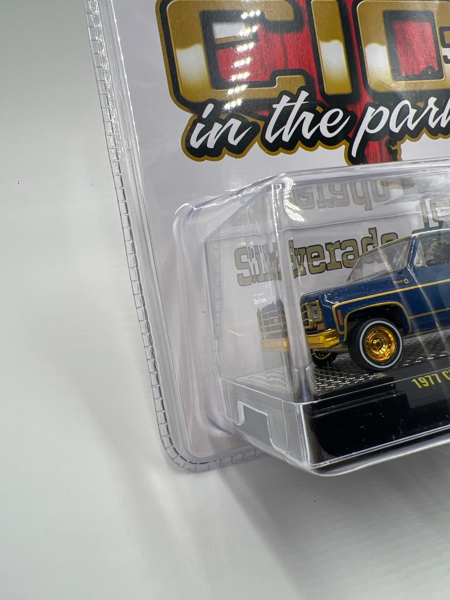 2025 M2 Machines Mijo Exclusives CHASE C10s In The Park 1977 Chevrolet Cheyenne 10 Blue MJS87