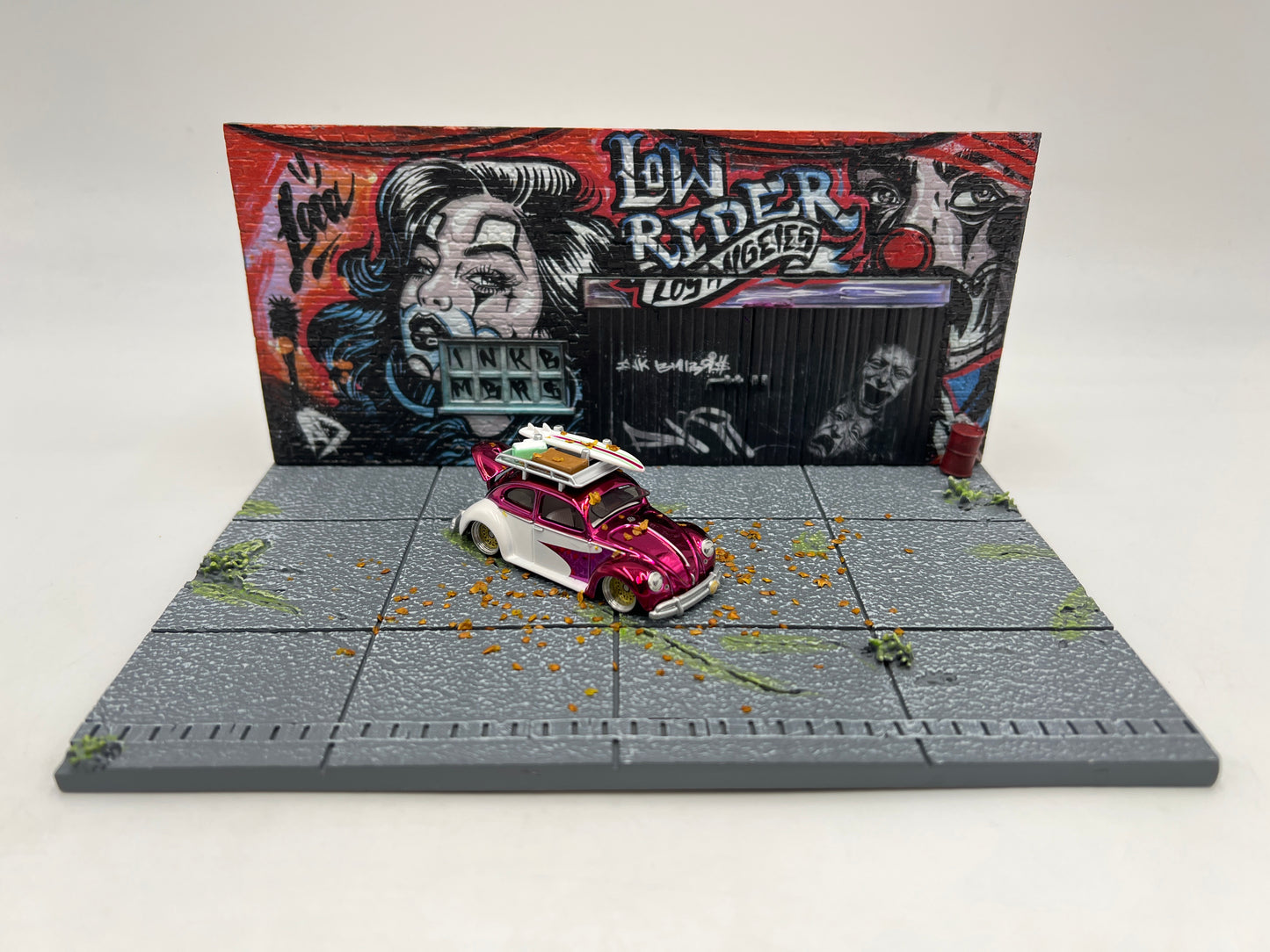 American Diorama 1:64 Mijo Exclusives LA Street Art Resin Diorama Lowrider Limited Edition W/Leaves (Car Not Included)