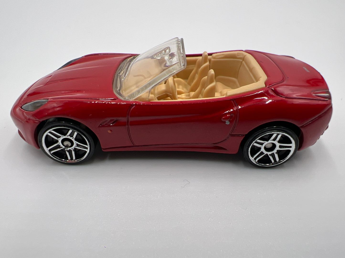 Hot Wheels 2009 New Models Ferrari California Red Loose