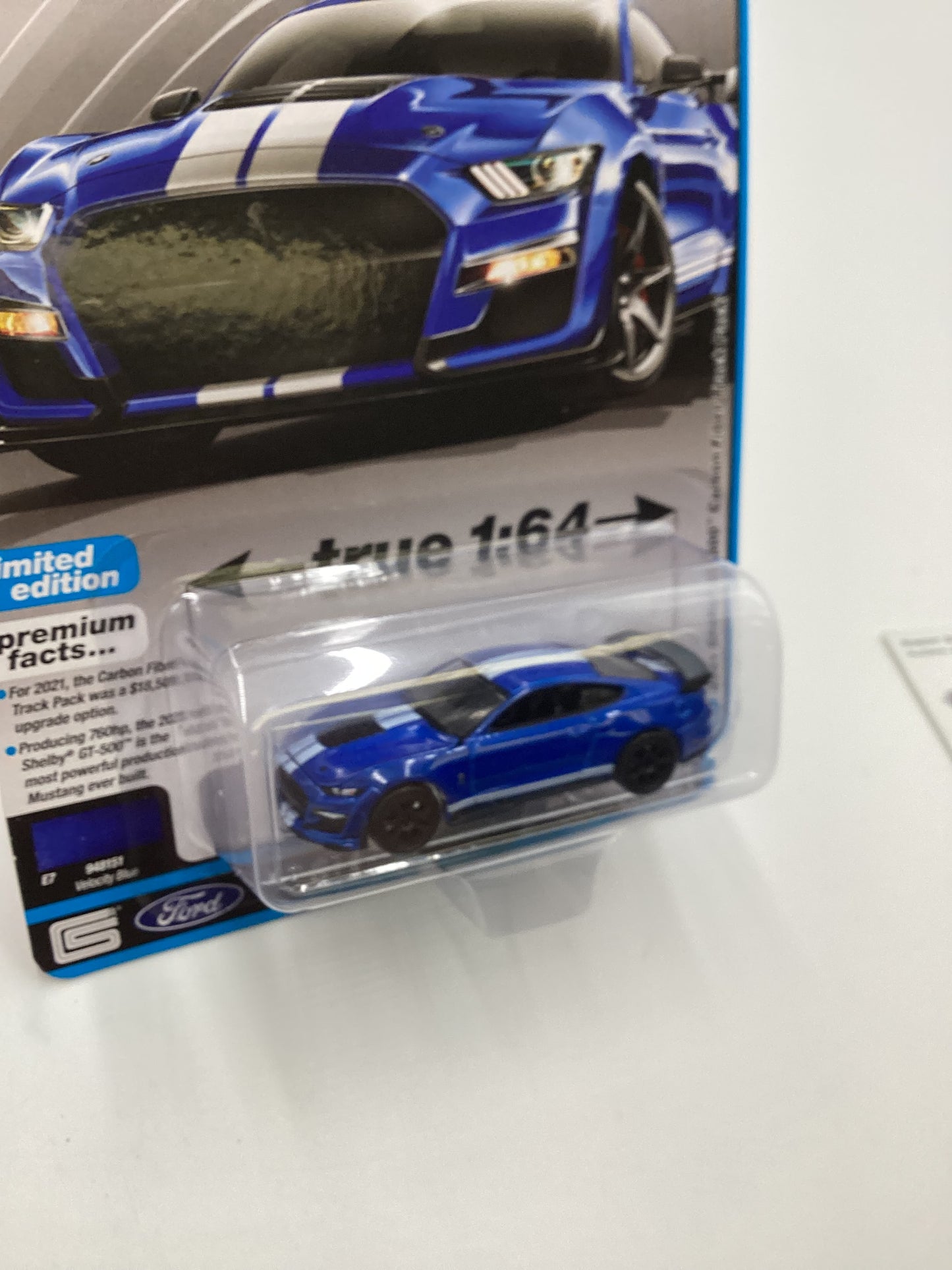 Auto World Modern Muscle Release 4 Version A 2021 Shelby GT-500 Carbon Fiber Track Pack Blue