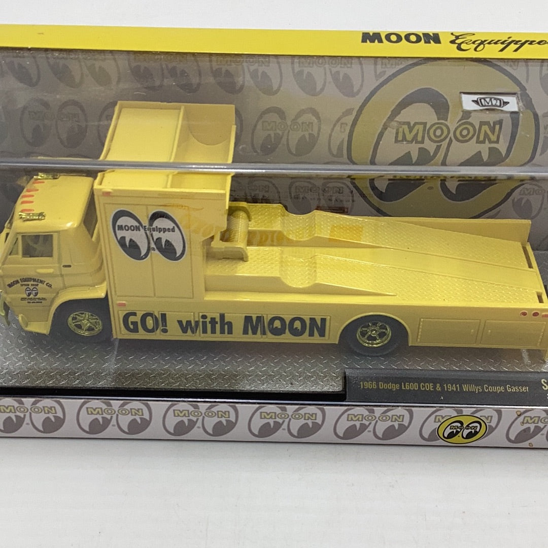 M2 Machines Mooneyes Chase 1966 Dodge L600 COE & 1941 Willys Coupe Gasser S40