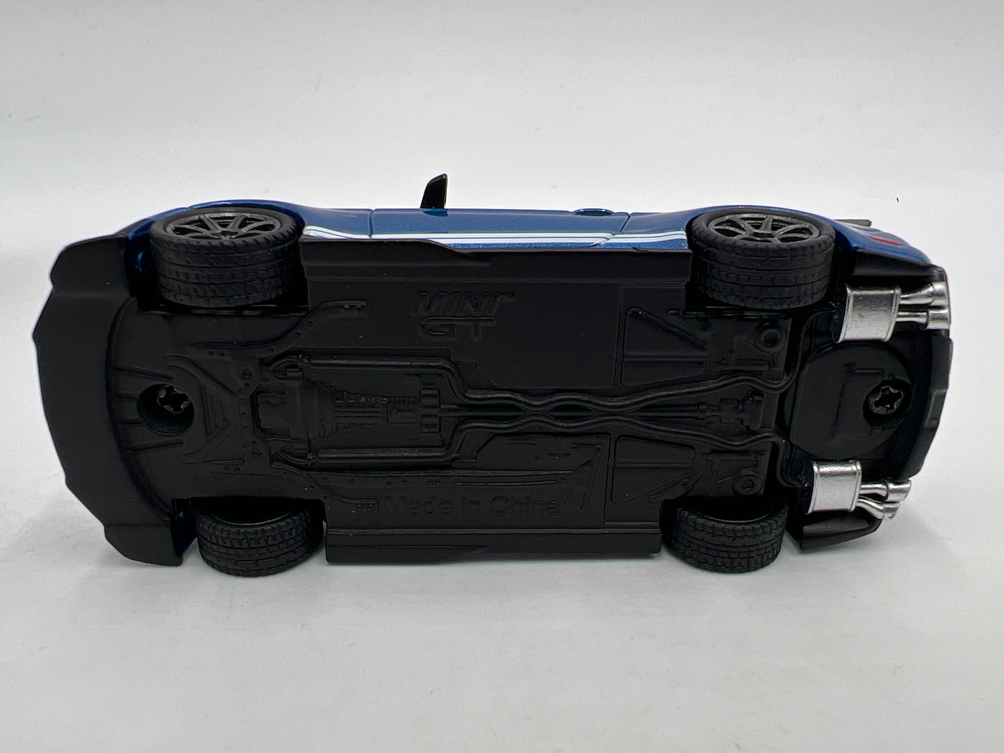 Mini GT MiJo Exclusive #268 Ford Mustang Shelby GT500 Ford Performance Blue